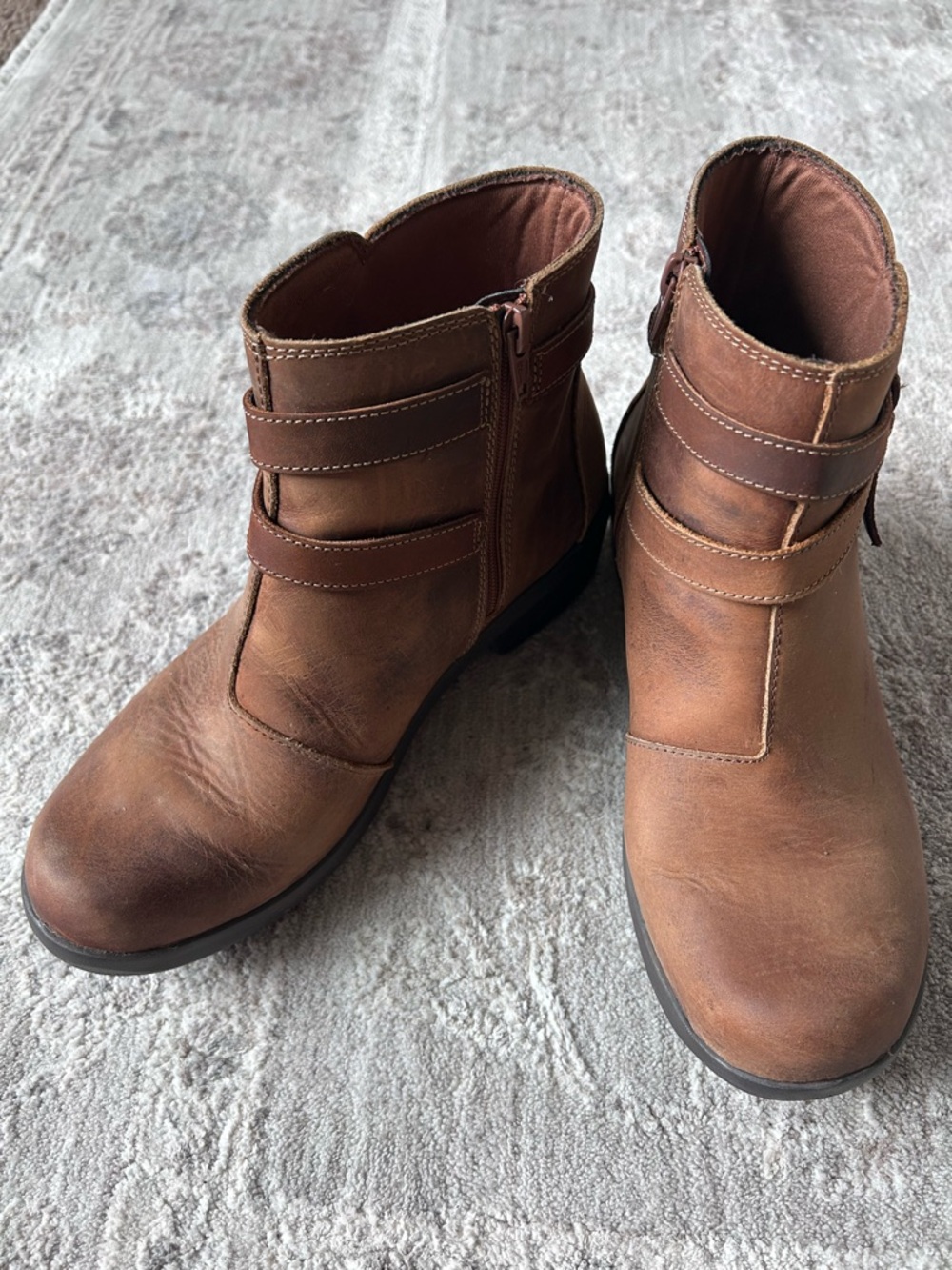Clarks Collection Women's 9W Angie Spice Ankle Booties Brown Distressed Leather